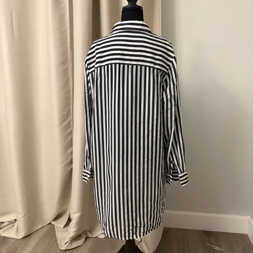 Summersalt Striped Black and White Swim Cover-Up - Picture 7 of 7